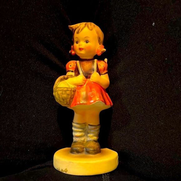 M J Hummel Vintage “School Girl” Figurine - Picture 1 of 5